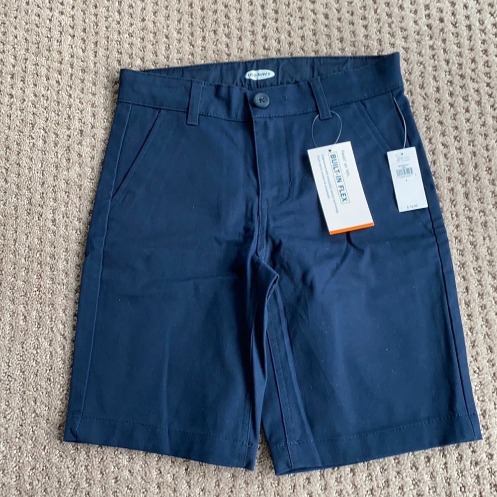 Boys Old Navy shorts, slide closure that looks like a button. Navy blue, size 7.